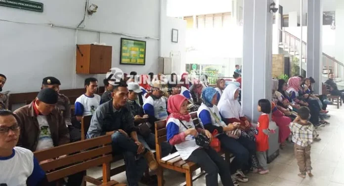 Jelang Sidang Praperadilan, Massa Nur Alam Padati Pengadilan Negeri Jakarta Selatan