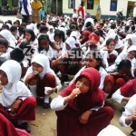Bulan Kesehatan Gigi Nasional, PDGI Kendari Gelar Sikat Gigi Massal Siswa SD