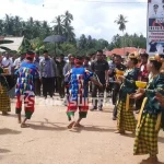 Kunjungan Deputi Advokasi BKKBN RI ke Kampung KB di Konut Disambut Tarian Mondotambe Kunjungan Deputi Advokasi BKKBN RI ke Kampung KB di Konut Disambut Tarian Mondotambe