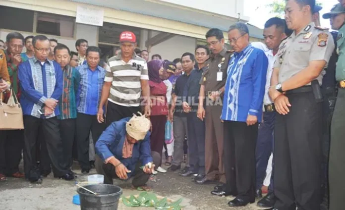 Upacara Adat Mo'oli, Awali Proses Pembongkaran Bangunan RSUD Unaaha