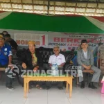 Kasra Diminta Adil Membangun Bombana Tokoh Masyarakat Kabaena, H. Muhram, saat membuka kampanye terbuka Cabup Kasra, di Lapangan Dongkala, Kecamatan Kabaena Timur, Rabu (2/11/2017). ( Jumrad Raunde/ZONASULTRA.COM)