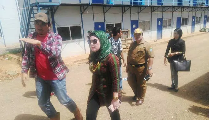 penjabat-bupati-bombana-hj-sitti-saleha penjabat-bupati-bombana-hj-sitti-saleha