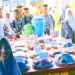 Tingkatkan Kreativitas Siswa, SMAN 1 Kulisusu Gelar Lomba Masakan Tradisional Suasana lomba masakan tradisional di halaman SMAN 1 Kulisusu, Selasa (22/11/2016). Lomba tersebut merupakan upaya SMAN 1 Kulisusu dalam meningkatkan kreativitas para siswa