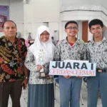 SMAN 4 Kendari Juarai LCT Gravitasi UHO 2016 SMAN 4 Kendari Juarai LCT Gravitasi UHO 2016