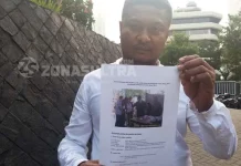 Diperiksa KPK, Agus Feisal Bawa Bukti Hubungan Umar Samiun dan Akil Mochtar Diperiksa KPK, Agus Feisal Bawa Bukti Hubungan Umar Samiun dan Akil Mochtar