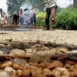 Sudah 18 Tahun, Jalan Desa di Buteng Ini Tak Pernah Lagi Tersentuh Aspal ilustrasi jalan aspal