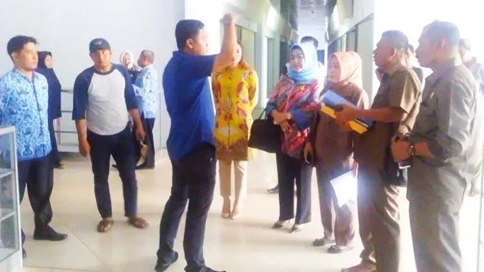 Lantai Pasar Wua-wua Rusak, DPRD Desak Pemrintah Lakukan Perbaikan