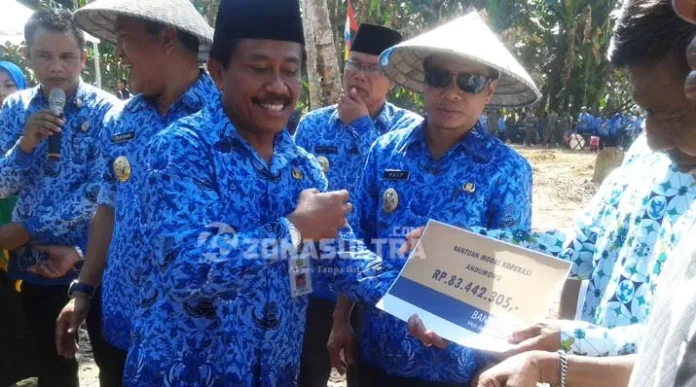 dana_koperasi_konut Tingkatkan Hasil Perkebunan, Pemkab Konut Beri Bantuan Modal Ratusan Juta pada Kelompok Tani