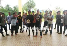 Demo KPU Kendari, Mahasiswa Tuding Daftar Pemilih Tak Realistis Demo KPU Kendari, Mahasiswa Tuding Daftar Pemilih Tak Realistis