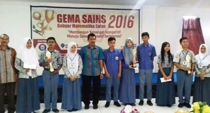 SMAN 4 Kendari Menang LCT Gebyar Matematika Sains 2016