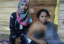 Derita Kanker Payu Dara, Warga Koltim Ini Butuh Bantuan Biaya Pengobatan Manda (35) Desa Lalowosula Kecamata Ladongi Kabupaten Kolaka Timur (Koltim) menderita kanker payu dara. Manda membutuhkan uluran tangan untuk operasi dan biaya pengobatan. .(JASPIN/ZONASULTRA.COM)