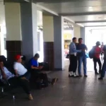 Penumpang Keluhkan Kursi Tunggu di Bandara Halu Oleo Kendari Penumpang Keluhkan Kursi Tunggu di Bandara Halu Oleo Kendari