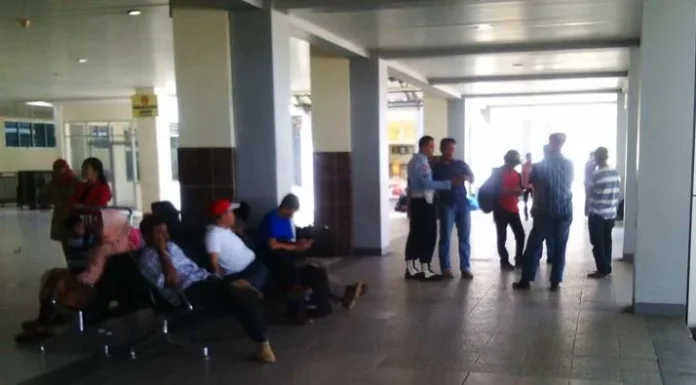 Penumpang Keluhkan Kursi Tunggu di Bandara Halu Oleo Kendari