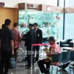 KPK Periksa Mantan Ketua MK Terkait Kasus Suap Umar Samiun KPK Periksa Mantan Ketua MK Terkait Kasus Suap Umar Samiun