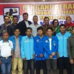 KNPI Sultra Beri Penghargaan 12 Tokoh Inspiratif 2016 KNPI Sultra Beri Penghargaan 12 Tokoh Inspiratif 2016