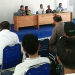Pj Bupati Mubar Apresiasi Ridwan Bae yang Ikut Mendoakan Nur Alam DOA BERSAMA- Suasana kegiatan doa bersama antara pemerintah kabupaten Muna dan Muna Barat (Mubar) untuk Gubernur Sulawesi Tenggara (Sultra) Nur Alam, Jumat (11/11/2016). Dalam kegiatan ini hadir pula Anggota DPRD RI Komisi V Ridwan Bae. (Humas Kabupaten Mubar for Zonasultra.com).