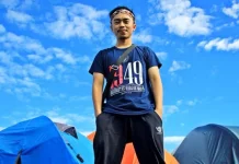 Dewasa Menggunakan Media Sosial Dewasa Menggunakan Media Sosial