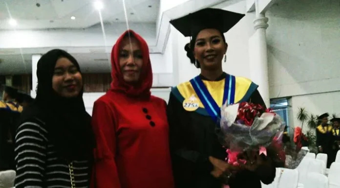 Putri Pariwisata Sultra 2015 Ini Jadi Wisudawan Terbaik UHO