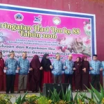 Peringati Hari Ibu, Rektor dan Pegawai USN Cium Kening Istri usn-hari-ibu