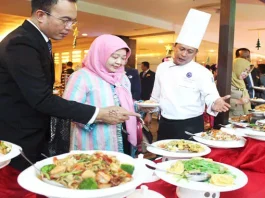 145 Makanan Seluruh Indonesia Disajikan Dalam Pembukaan Grand Clarion Expo 145 Makanan Seluruh Indonesia Disajikan Dalam Pembukaan Grand Clarion Expo