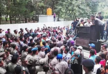 Tagih Janji Gubernur Untuk Perbaiki Jalan, Ratusan Warga Konawe Berdemo Tagih Janji Gubernur Untuk Perbaiki Jalan, Ratusan Warga Konawe Berdemo