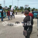 Pertanyakan Legalitas Plt Dikbud Konsel, Mahasiswa Demo di Kantor Bupati Pertanyakan Legalitas Plt Dikbud Konsel, Mahasiswa Demo di Kantor Bupati