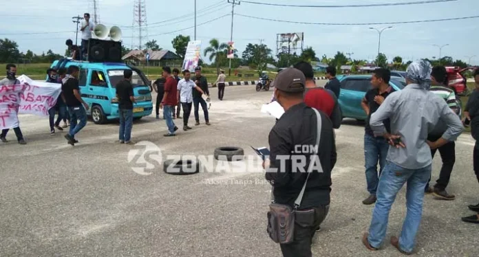 Pertanyakan Legalitas Plt Dikbud Konsel, Mahasiswa Demo di Kantor Bupati