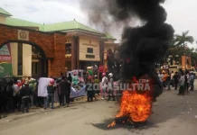 Kajari Kolaka Hanya Perlihatkan Sprindik Lidik, Jojon Lepas dari Status Tersangka? Kajari Kolaka Hanya Perlihatkan Sprindik Lidik, Jojon Lepas dari Status Tersangka?