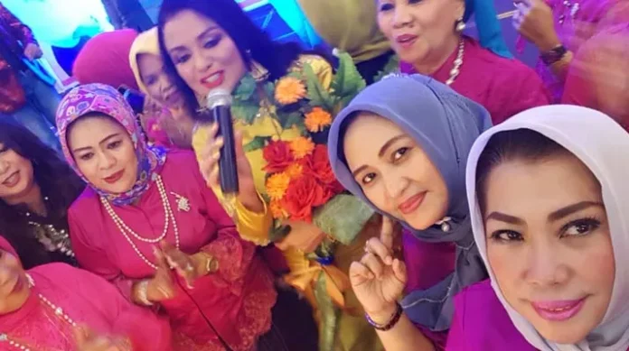 Socialite Kendari Kumpulkan Rp 50 Juta untuk Korban Gempa Aceh