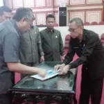 APBD Sultra 2017 Ditetapkan 3,5 Triliun APBD Sultra 2017 Ditetapkan 3,5 Triliun