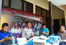 Polisi Jaga Pelaksanaan Pilkades Serentak di Koltim polisi-jaga-pilkades