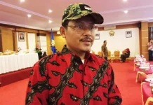 Dua Kelompok Pendukung Paslon Bupati Mubar Bentrok Pj Bupati Muna Barat (Mubar) Rony Yakob Laute