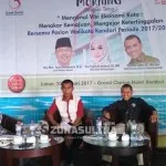 Derik Berjanji Siapkan Beasiswa Bagi Para Pelajar Berprestasi Derik Berjanji Siapkan Beasiswa Bagi Para Pelajar Berprestasi