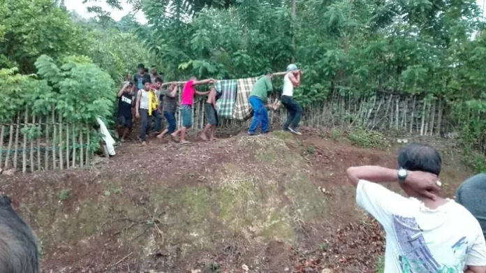 Nahas Enam Warga Buton Tersambar Petir, Dua Orang Tewas