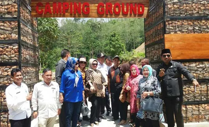 kebun-raya-wali-kota-kendari-asrun-bersama-wakil-walikota kebun-raya-wali-kota-kendari-asrun-bersama-wakil-walikota