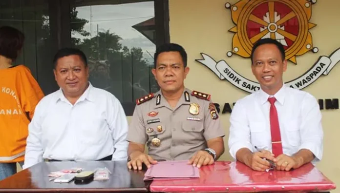 Edarkan Narkoba Ibu Rumah Tangga Ini Dibekuk Polisi
