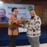 Untuk Go Global, Seseorang Tak Perlu Sampai Pergi ke Luar Negeri Penulis Best Seller sekaligus pembicara lintas negara, Mohammad Fauzil Adhim