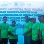 Wabup Kolaka Berikan Piagam Adiwiyata ke SD1 Antam Pomalaa Wabup Kolaka Berikan Piagam Adiwiyata ke SD1 Antam Pomalaa