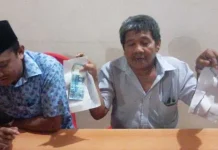 Tim Rasak-Haris Dapati Pembagi-Bagi Uang di Kelurahan Bende Tim Rasak-Haris Dapati Pembagi-Bagi Uang di Kelurahan Bende