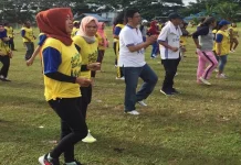 Abdul Rasak Zumba Bersama Ratusan Pendukungnya Abdul Rasak Zumba Bersama Ratusan Pendukungnya