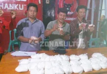 Timses Cabup di Kolut Amankan Gula dan Sejumlah Uang yang Diduga Milik Paslon Annur Timses Cabup di Kolut Amankan Gula dan Sejumlah Uang yang Diduga Milik Paslon Annur