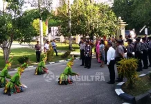 Tiba di Mapolda Sultra, Kapolda Baru Disambut Tarian Khas Tolaki Tiba di Mapolda Sultra, Kapolda Baru Disambut Tarian Tradisional