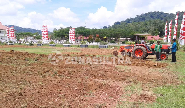 lahan cabai Pemda Konut Akan Tanam Bibit Cabai di Pekarangan Kantor Bupati
