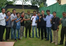 Pangdam VII/Wirabuana : Anggota TNI Yang Tidak Netral Siap Dipecat Pangdam VII/Wirabuana : Anggota TNI Yang Tidak Netral Siap Dipecat