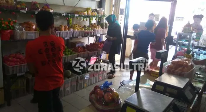 Jelang Imlek, Pedagang Buah di Kendari Panen Rezeki
