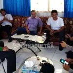 Istri Kedapatan Bagi-bagi Uang, Ini Tanggapan Camat Puuwatu Istri Kedapatan Bagi-bagi Uang, Ini Tanggapan Camat Puuwatu