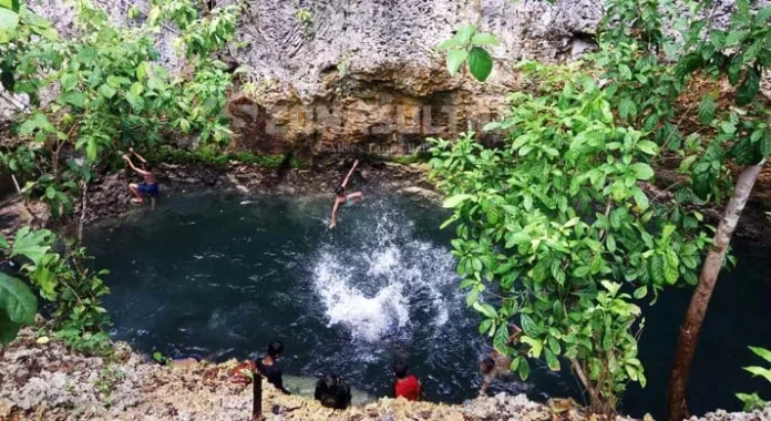 Keunikan Wisata Batu Terbelah Ditanah Buton