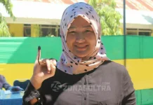 Putri Pertama Nur Alam Datang Mencoblos Tanpa Ayahnya Putri Pertama Nur Alam Datang Mencoblos Tanpa Ayahnya