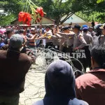 Rapat Pleno KPU, Massa Paslon Walikota Kendari Nyaris Bentrok dengan Polisi Rapat Pleno KPU, Massa Paslon Walikota Kendari Nyaris Bentrok dengan Polisi