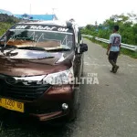 Diduga Mabuk, Pengemudi Xenia Tabrak Tiang Listrik Hingga Patah Diduga Mabuk, Pengemudi Xenia Tabrak Tiang Listrik Hingga Patah